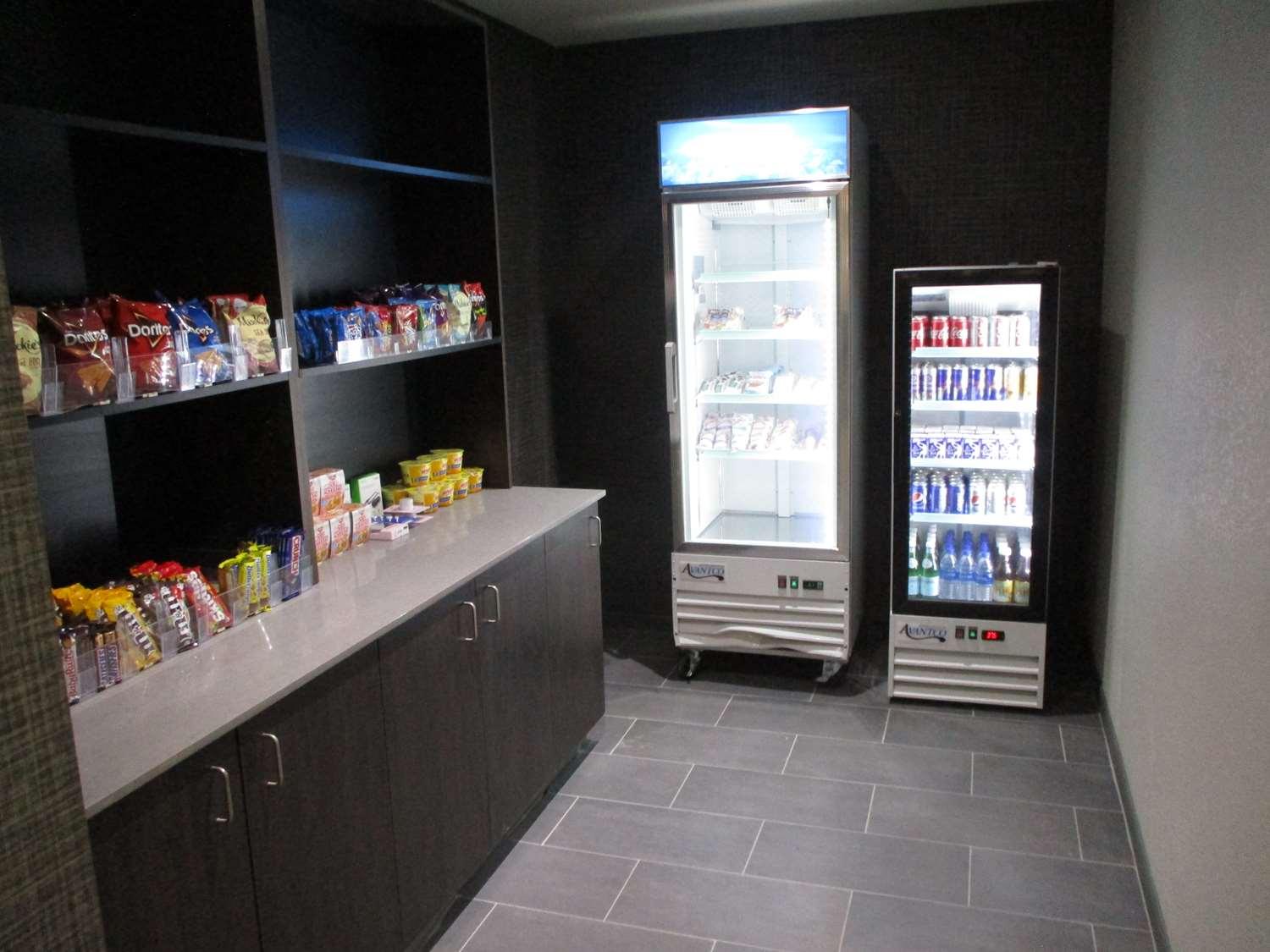 Best Western Plus Mcpherson מראה חיצוני תמונה